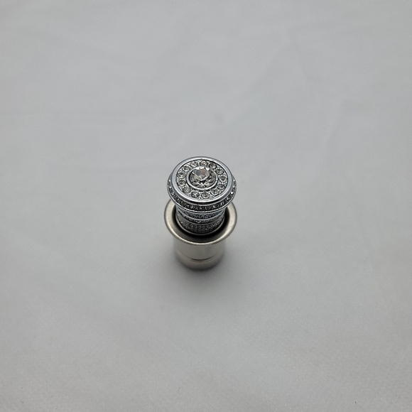 Crystal Accent Vehicle Cigarette Lighter - Picture 1 of 4